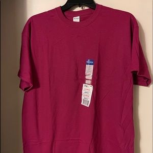 Gildan men’s XL cotton t-shirt. NWT.